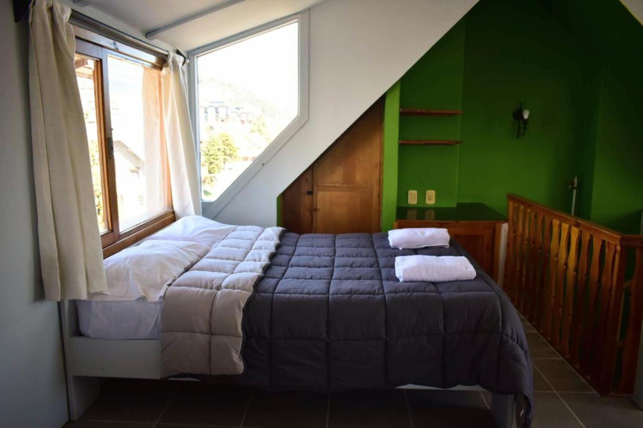 Cinerama Hostel San Carlos de Bariloche Exteriör bild